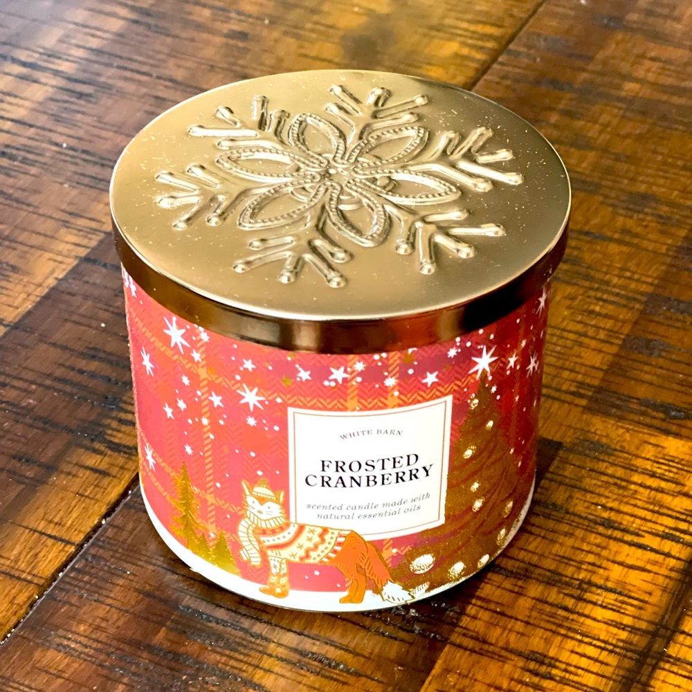 BATH AND BODY WORKS frosted cranberry 3 wick candle
